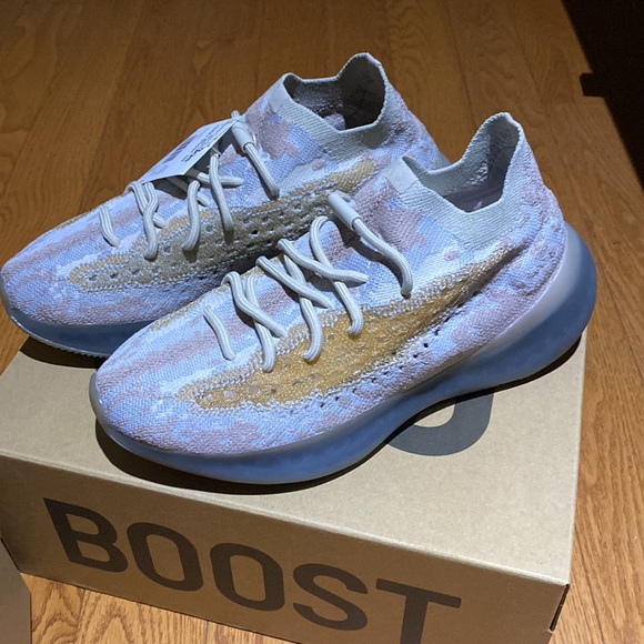 Yeezys boost 380 - Picture 6 of 8